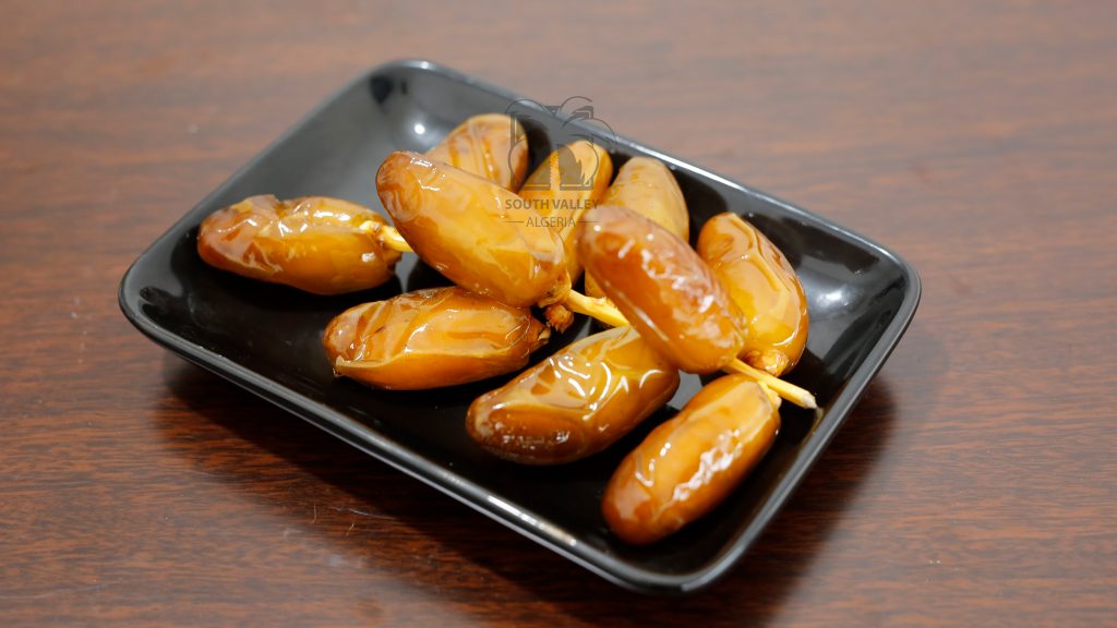 Deglet Nour dates close-up